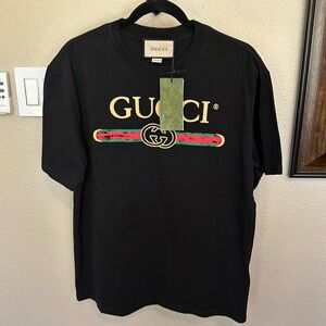 NWT GUCCI authentic black t shirt 🔥